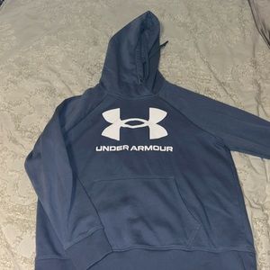 lightly worn underarmour sweatshirt
